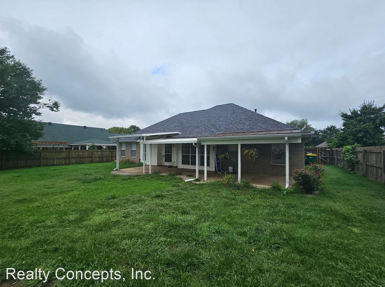 4333 Warwick Cv - Photo 2 of 16