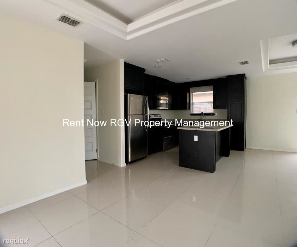 2110 Taxco Ct - Photo 3 of 12