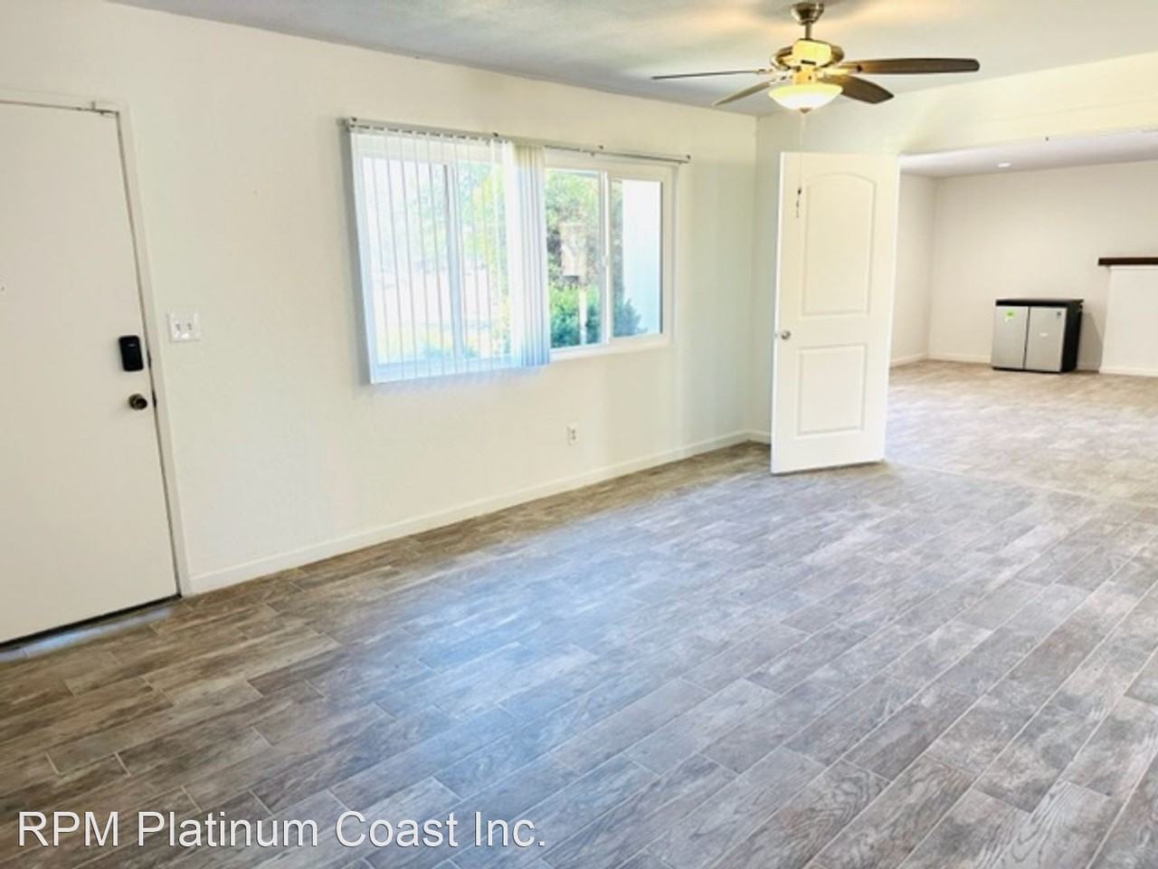 7421 N Maple Ave - Photo 2 of 19