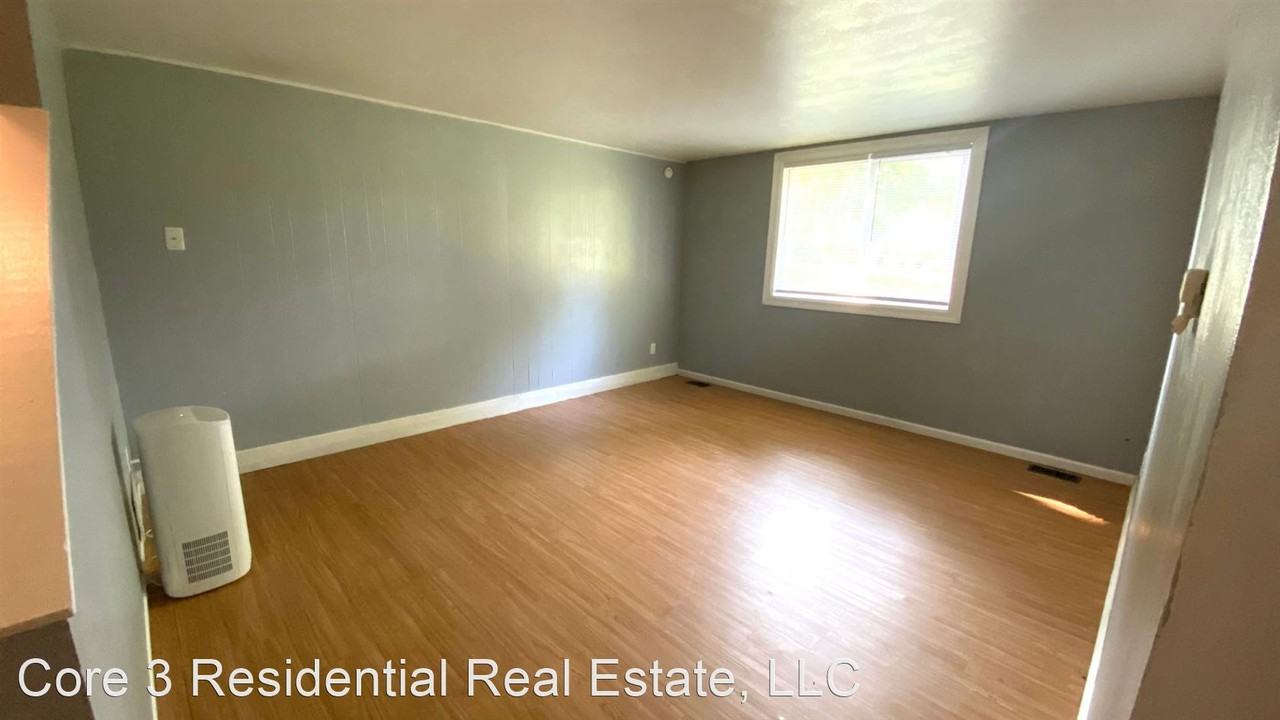 205 & 207 Briarbrook Drive - Photo 2 of 9