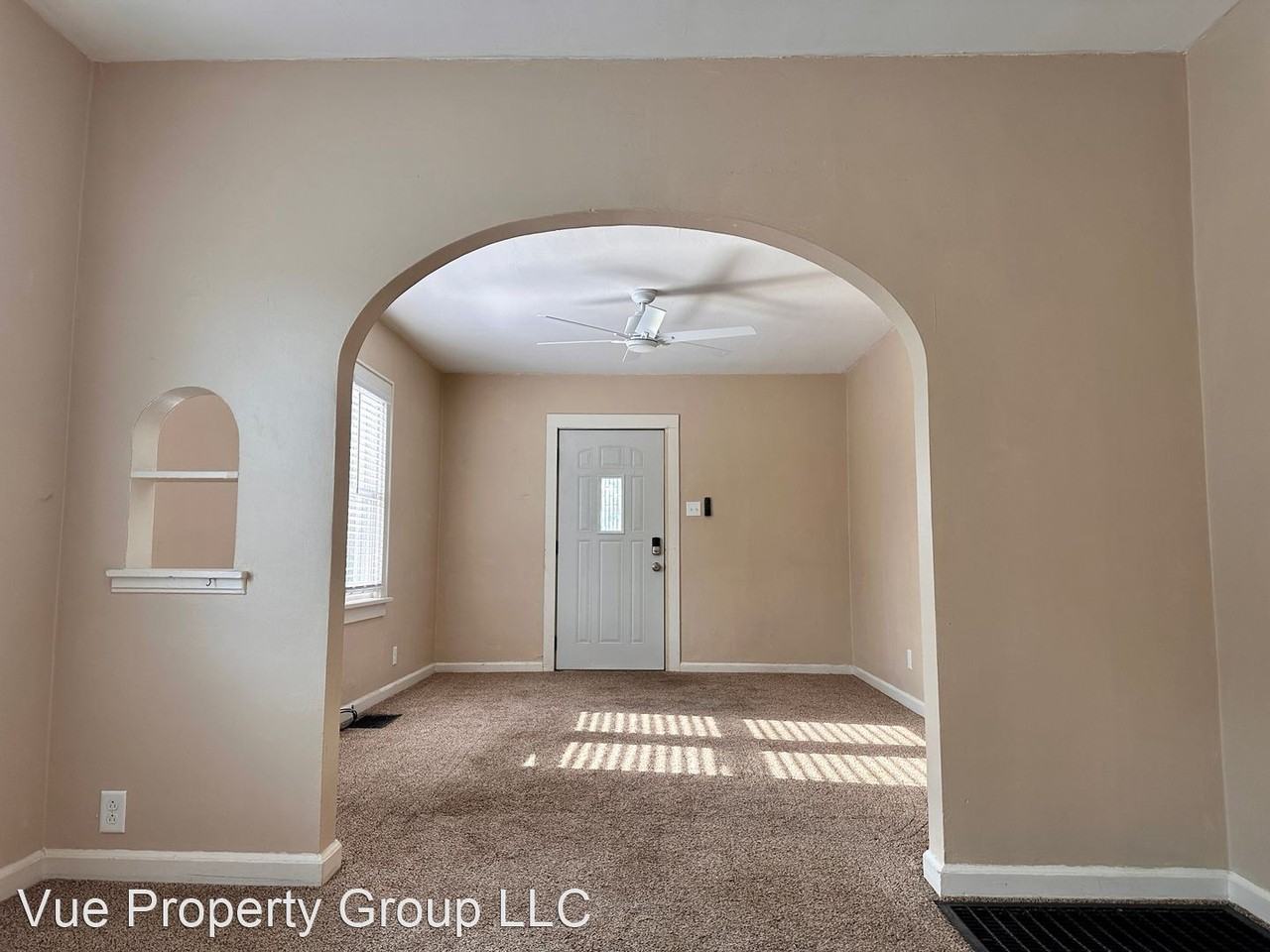 2510 College Ave - Photo 2 of 10