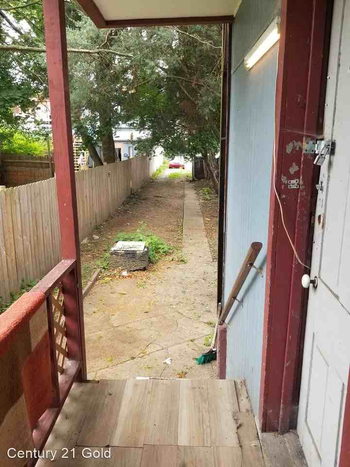 336 N 6th St - Photo 2 of 11