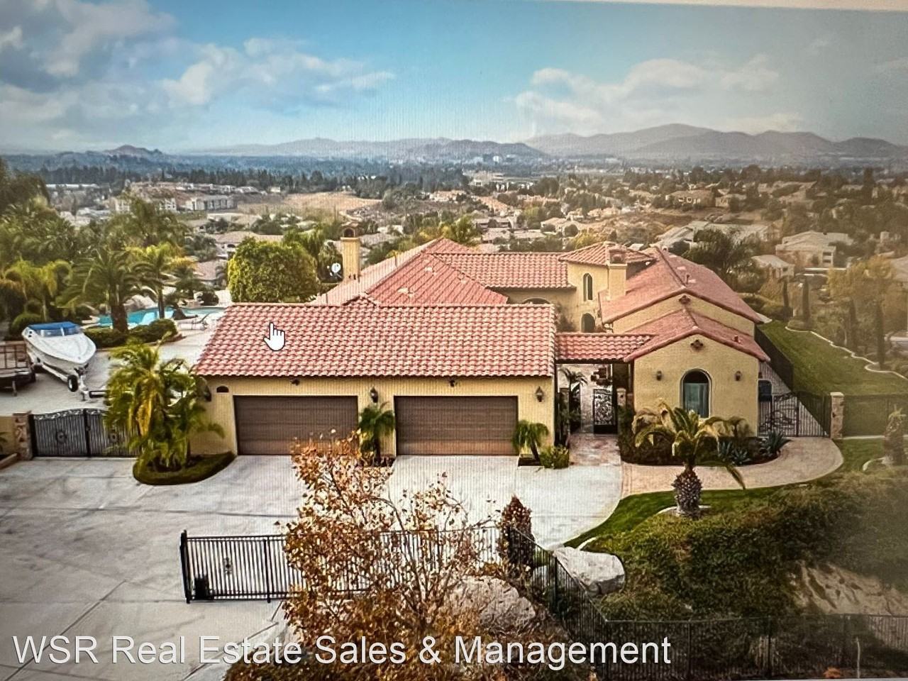 5239 Lochmoor Dr - Photo 2 of 24