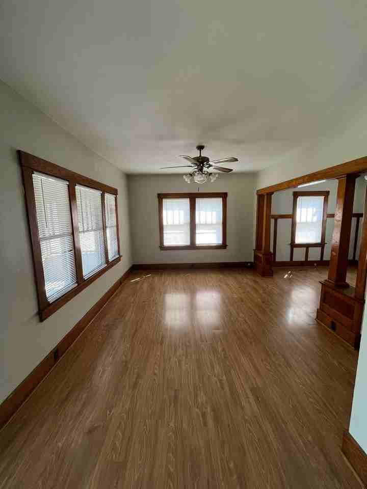 318 S 17th St - Photo 2 of 7