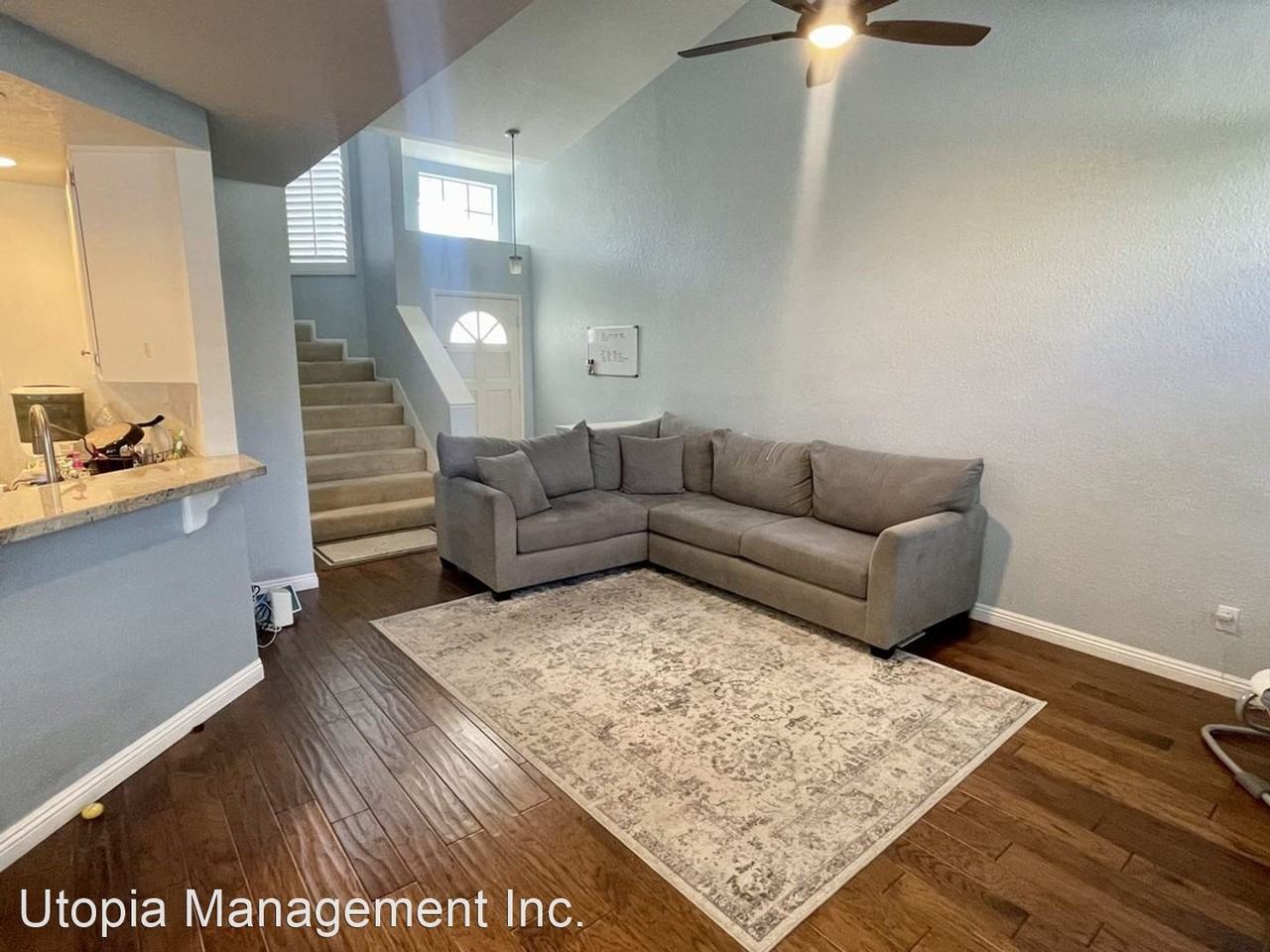 2211 Carob Way - Photo 3 of 20