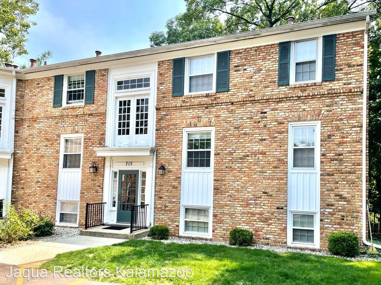 715 Whitcomb St - Photo 2 of 10