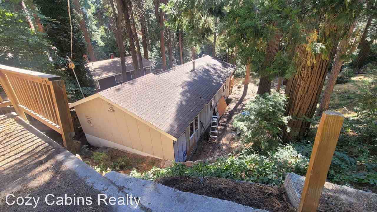 1110 Saturn Way - Photo 2 of 14