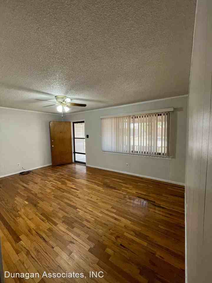 1008 Pinon Ln - Photo 2 of 11
