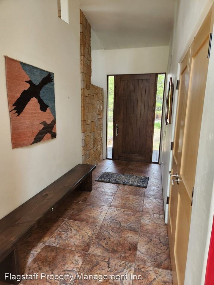 4772 E Monroe St - Photo 3 of 27