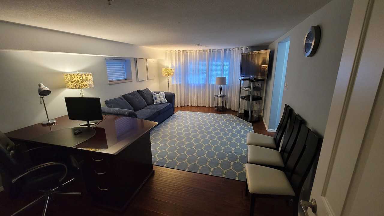 April Rd & Escola Bay, Port Moody, BC V3H 4L4 2 Bedroom Apartment for