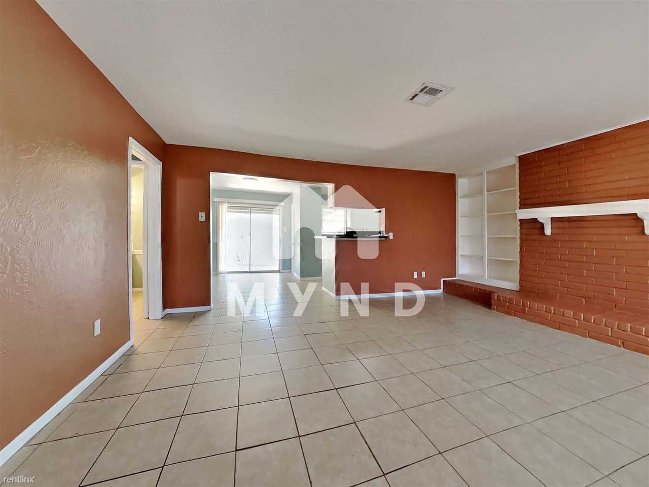 3921 Springmeadows St - Photo 3 of 16