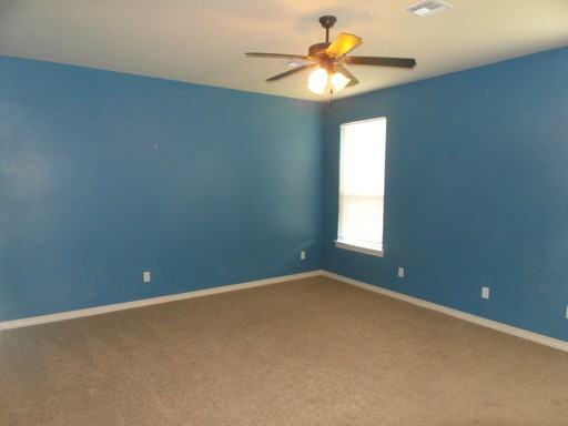 258 Glover Cir - Photo 3 of 21