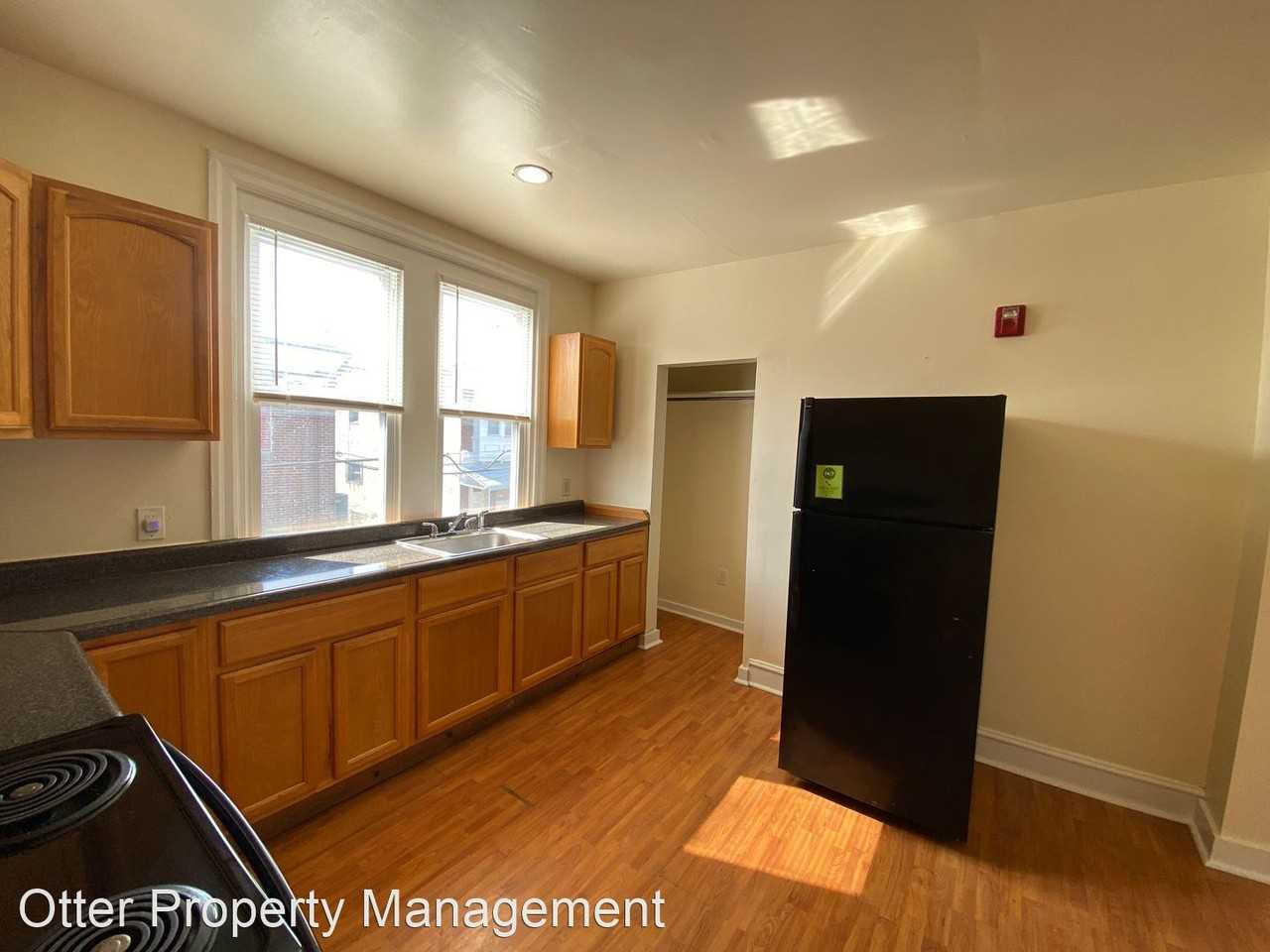 2733 W Allegheny Ave - Photo 2 of 16