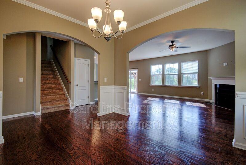 16125 Hammersmith Farm Dr - Photo 4 of 43