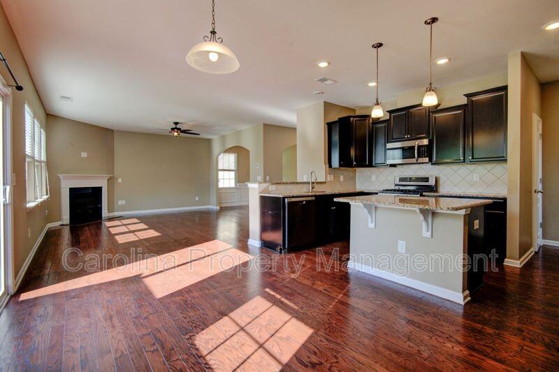 16125 Hammersmith Farm Dr - Photo 5 of 43