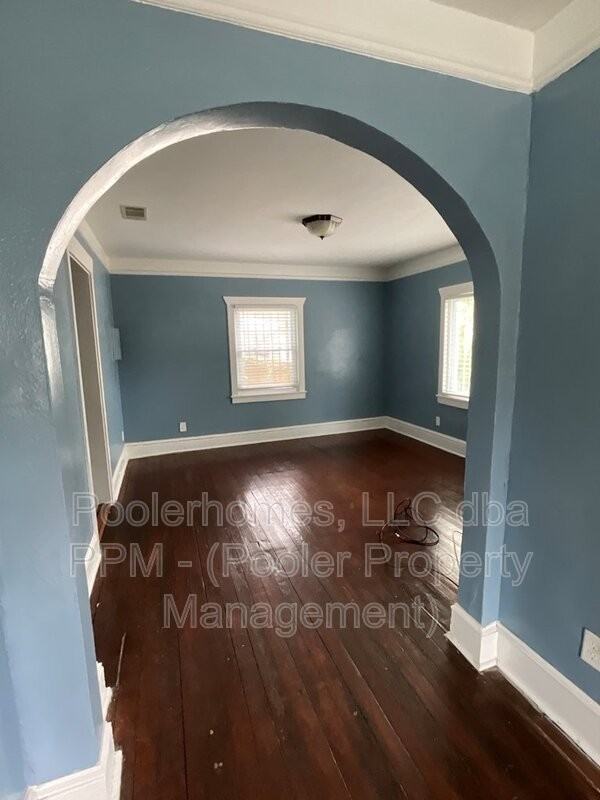 3201 Burroughs St - Photo 3 of 24