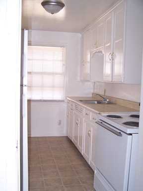 512 E 27th Ave - Photo 2 of 3