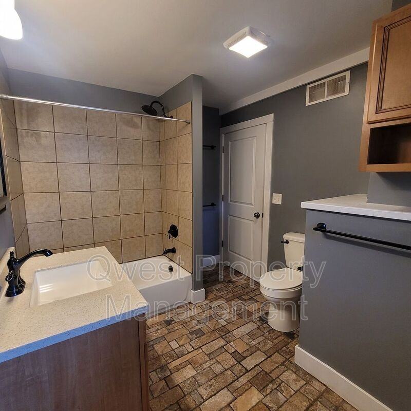 1123 2nd St Nw #1 - Photo 6 of 17