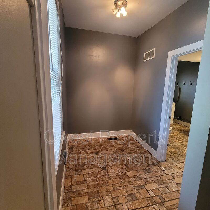 1123 2nd St Nw #1 - Photo 7 of 17