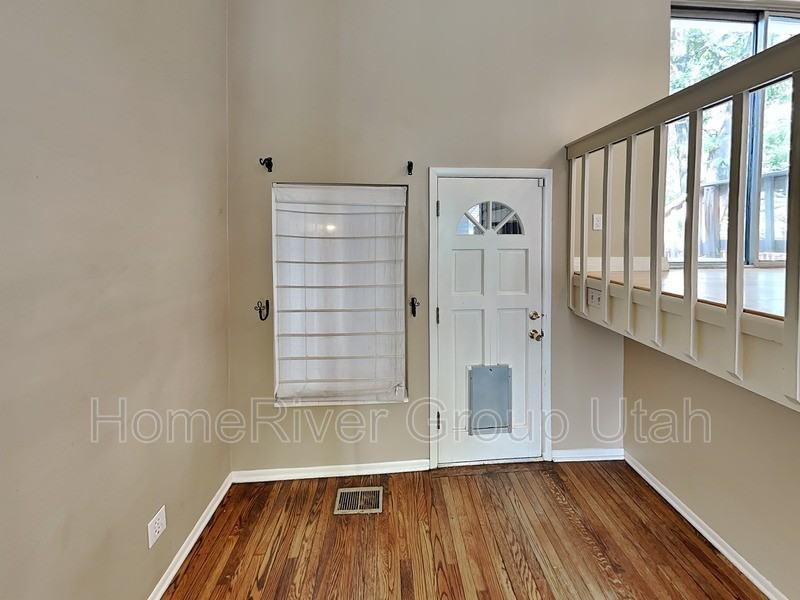 1733 E Kimsbrough Rd - Photo 7 of 31