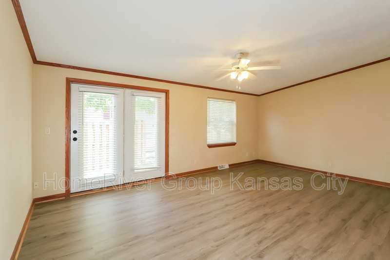 12300 N Pomona Ave - Photo 3 of 19