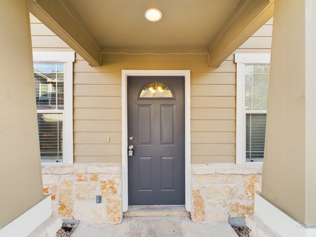 401 Nelray Boulevard - Photo 5 of 21