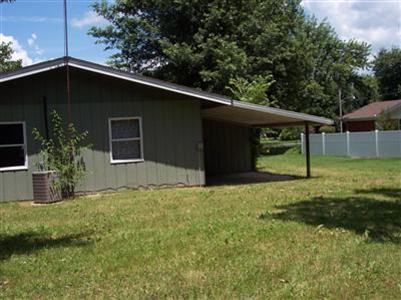 804 St Charles St - Photo 3 of 14