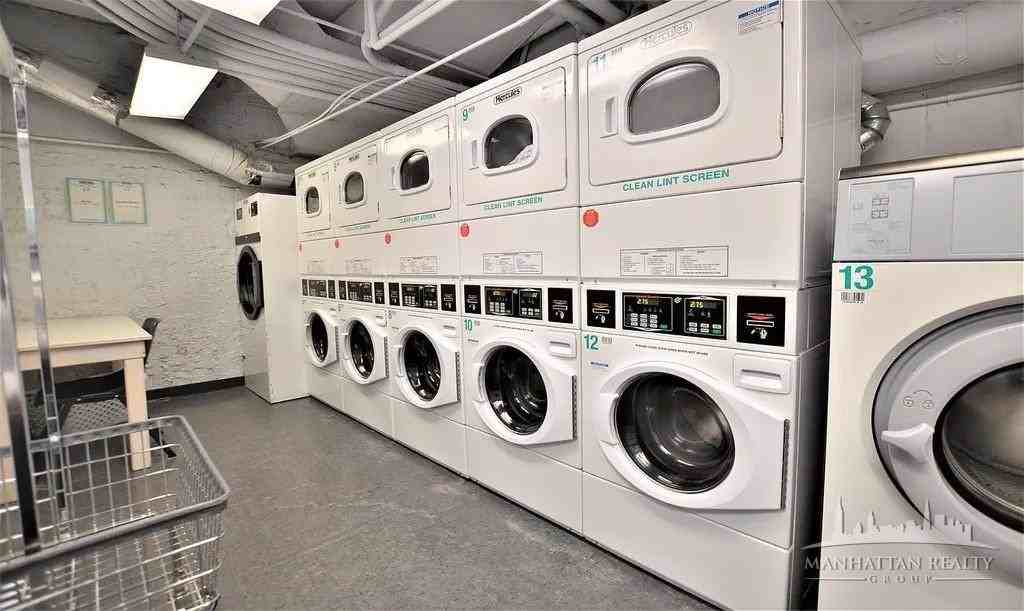 E 38th St #808 - Photo 2 of 7