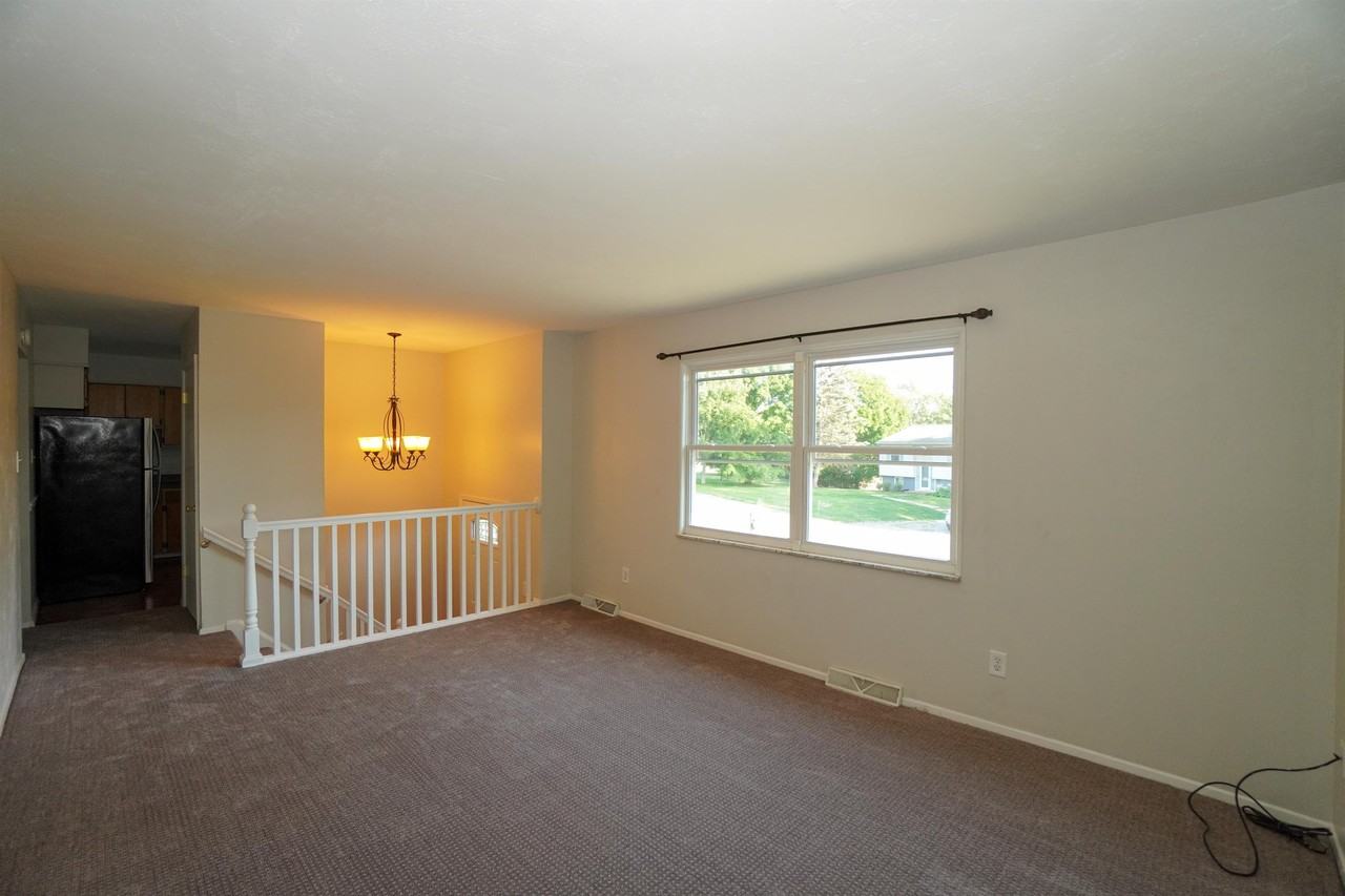 394 Mary St #1 - Photo 5 of 10