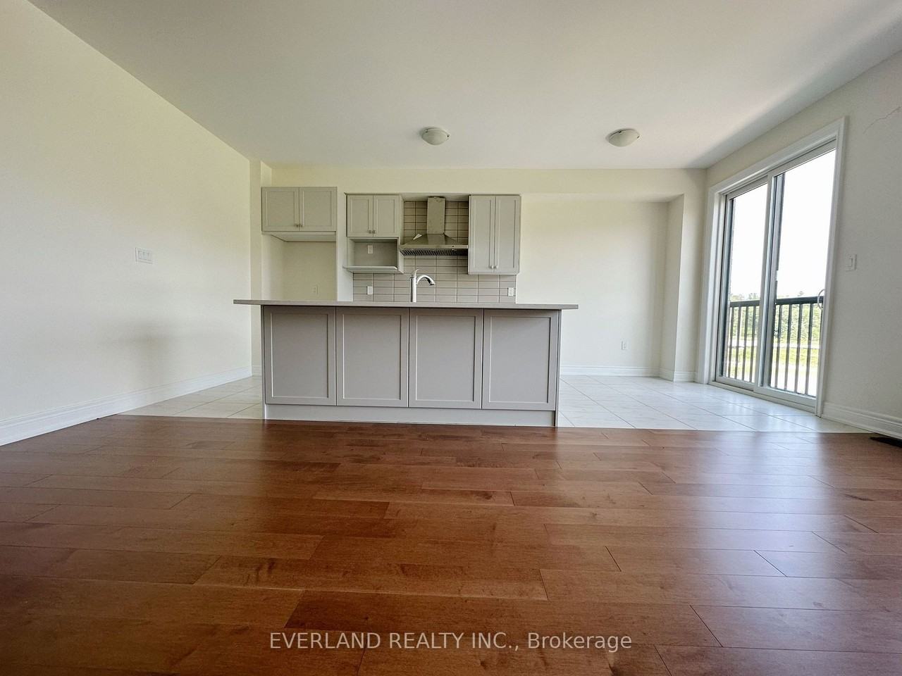 24 Hercules Club Drive - Photo 3 of 8