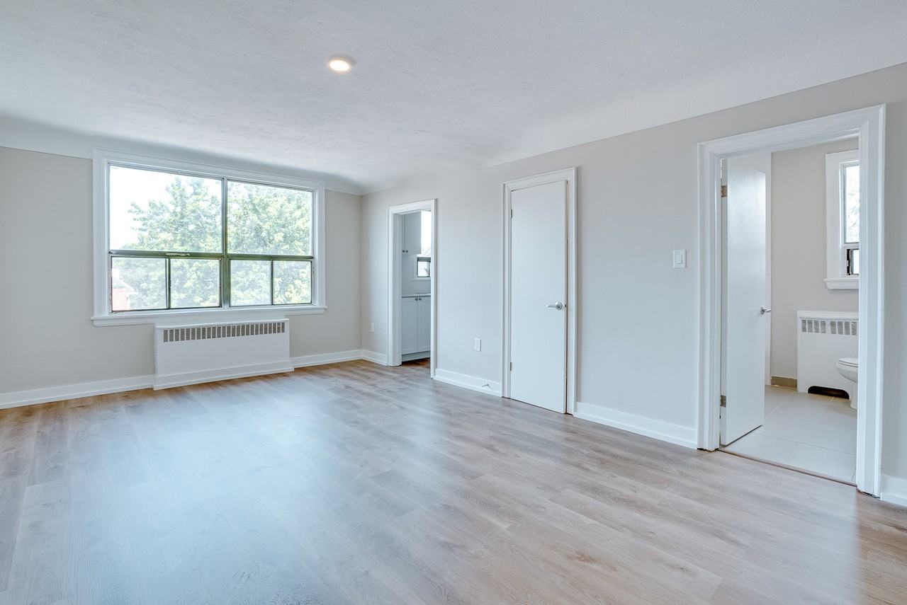 133 Prospect St S, Hamilton - Photo 2 of 12