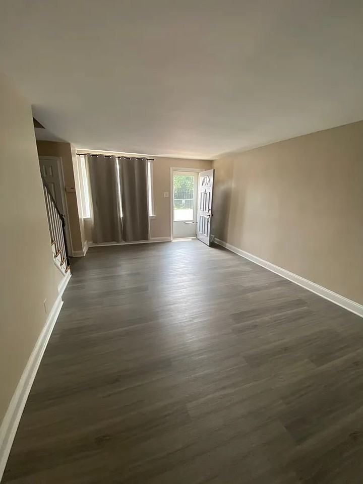 7924 Marsden Street - Photo 3 of 12