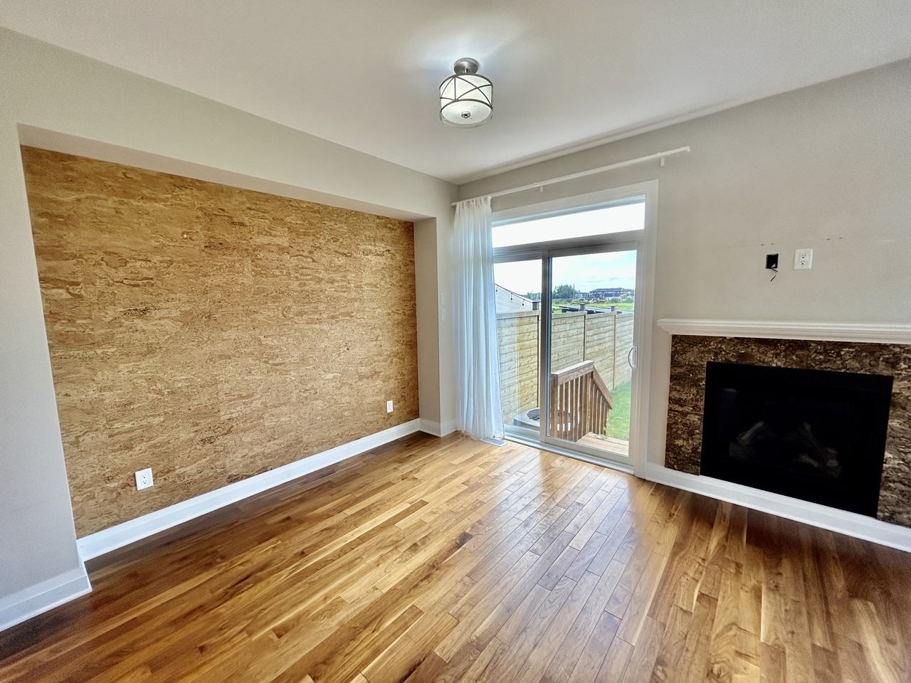 798 Carnelian Crescent - Photo 4 of 20