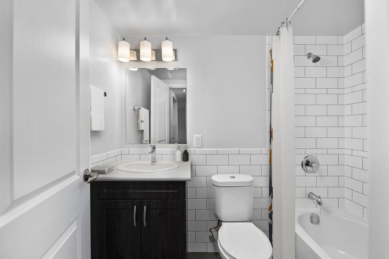 129 Wellington St. - Photo 7 of 8