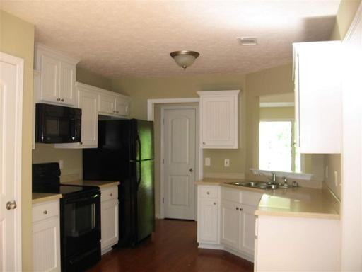 151 Courtney Dr - Photo 2 of 8