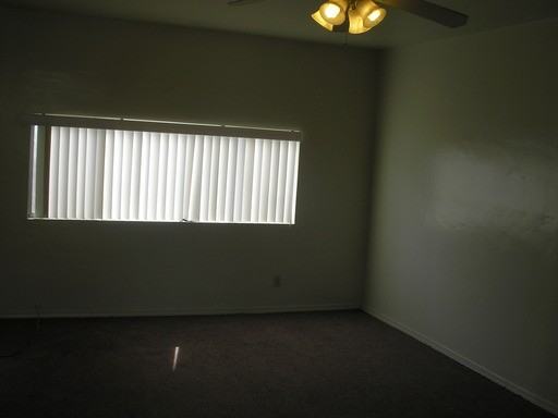 717 31st St - Photo 2 of 5