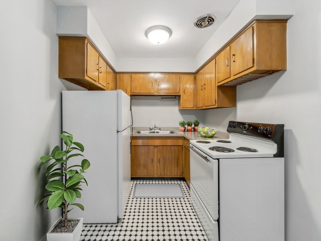 Melrose Shores - Photo 4 of 30