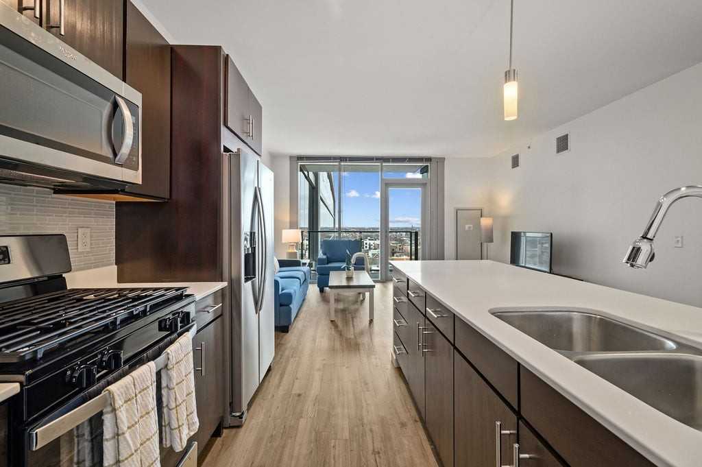 Halsted Flats - Photo 5 of 27