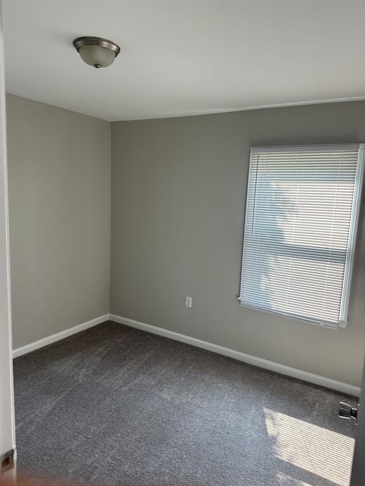 1030 N Maple Rd #1 - Photo 6 of 16
