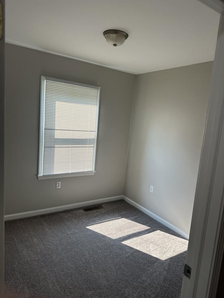 1030 N Maple Rd #1 - Photo 7 of 16