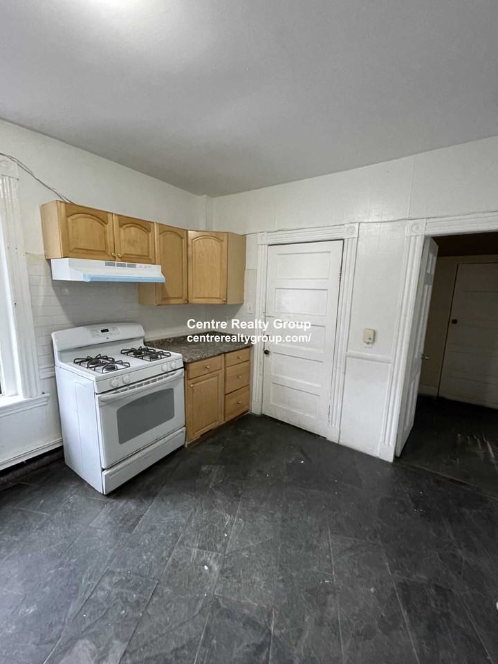 Empire St - Photo 7 of 9