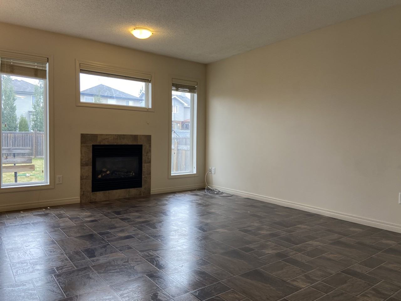 605 62 St Sw - Photo 2 of 17
