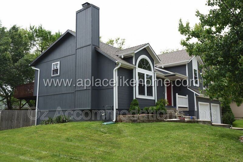 6303 West 155th Place - Photo 6 of 32