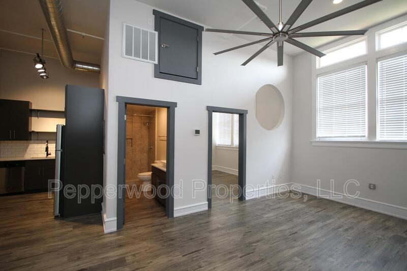 600 Magnolia St - Photo 3 of 9