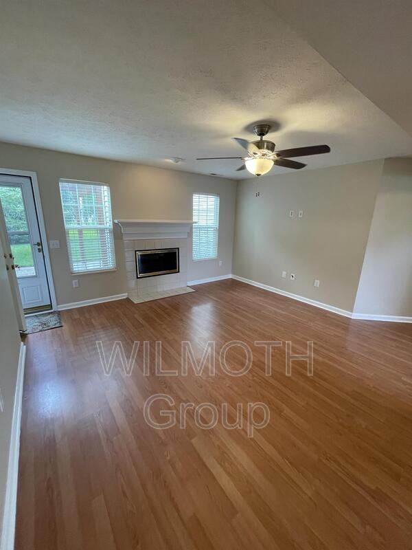 11502 Hearthstone Dr - Photo 2 of 18