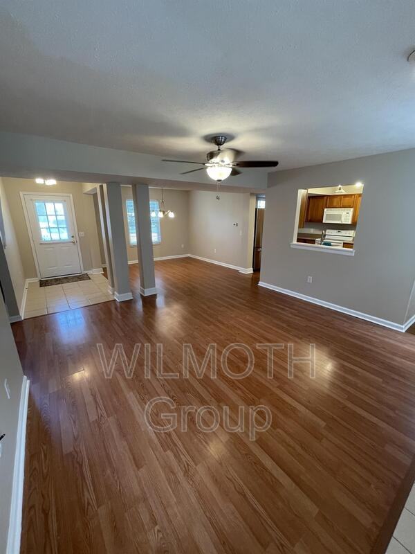 11502 Hearthstone Dr - Photo 3 of 18
