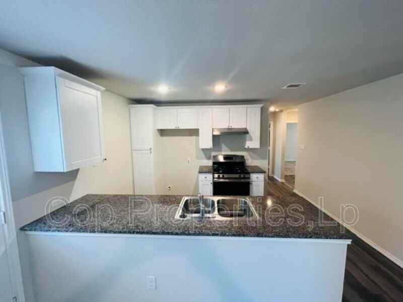 9015 Little Hoss - Photo 3 of 13