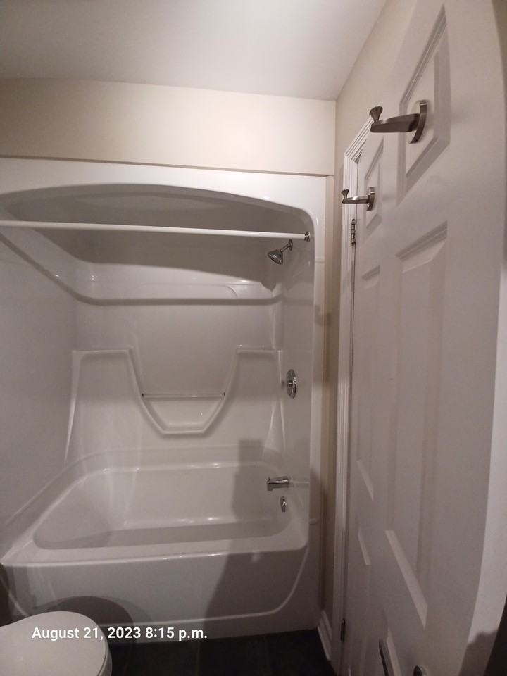 407 MacKay Street #B - Photo 2 of 14