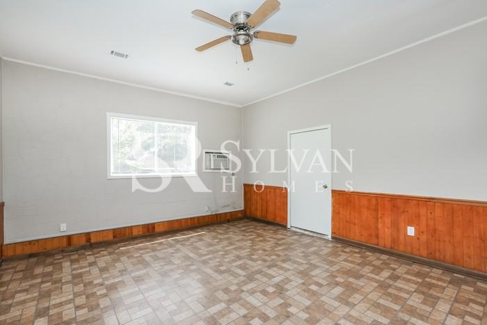 115 Queen Victoria Ln - Photo 2 of 15