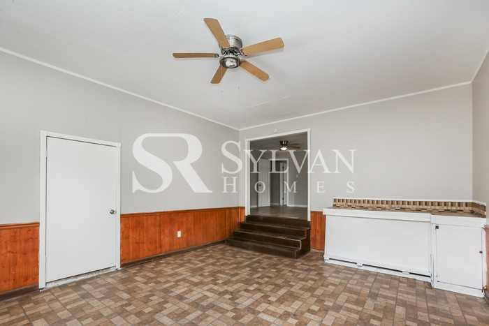 115 Queen Victoria Ln - Photo 3 of 15